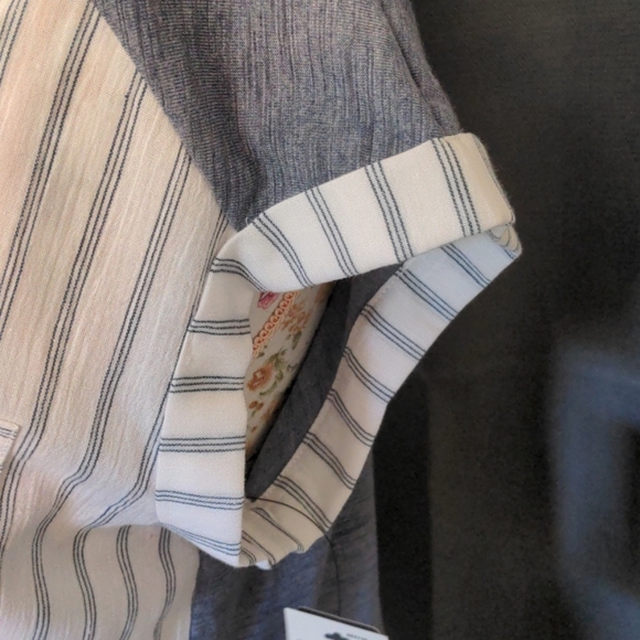 Button up lightweight striped two tone - Picture 5 of 6